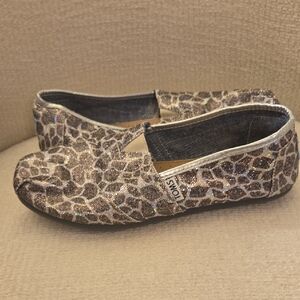 Toms Women's Glitter Giraffe-Print Slip-Ons in Brown & Silver